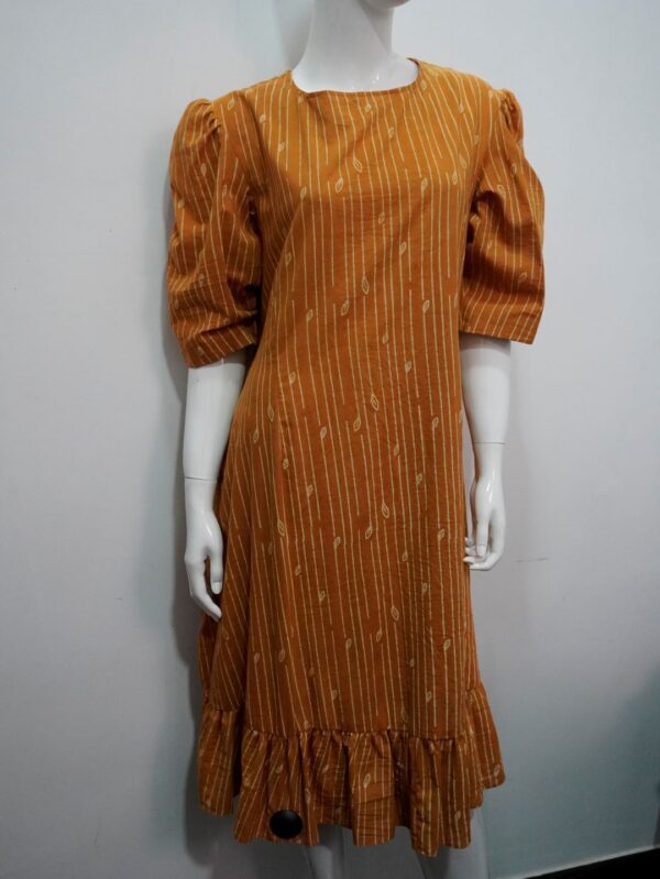 yellow short sleeve dress